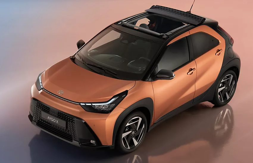Toyota Aygo X Cross Hybrid 120 Play (Toyota Easy)